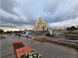مقبره الشعرای تبریز میزبان میهمانان نوروزی است